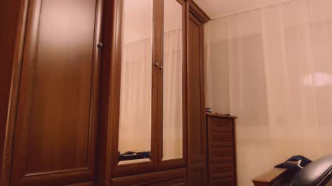 Angela online show from 02.14.25