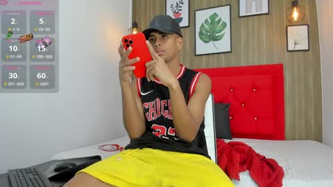 Hotkoljei online show from 12.05.24