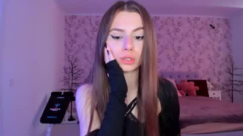 hotmolly_ online show from 06.04.26