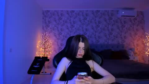 hotmolly_ online show from 07.03.26