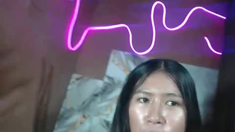 Snapshot of hotmorena_finger chatting on 05.15.26 Analiza online show from 05.15.26