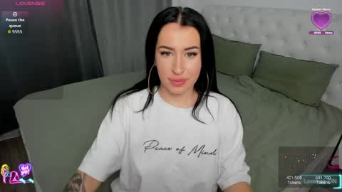 Snapshot of hotmorenaxxx chatting on 04.20.26 hotmorenaxxx online show from 04.20.26