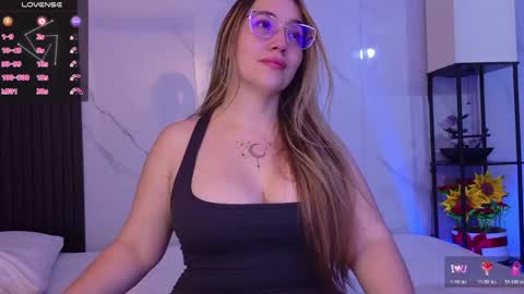 Snapshot of hotpawgmilf chatting on 05.30.26 Sussy Bloom online show from 05.30.26