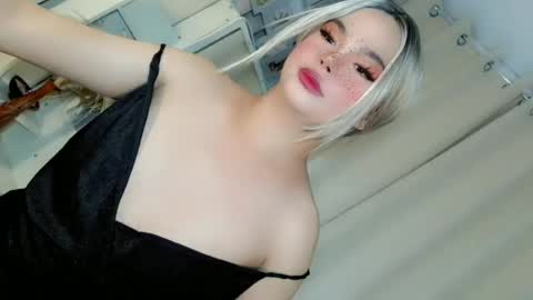 hotsiren101 online show from 06.17.26
