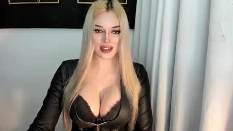 STELLA online show from 10.25.25