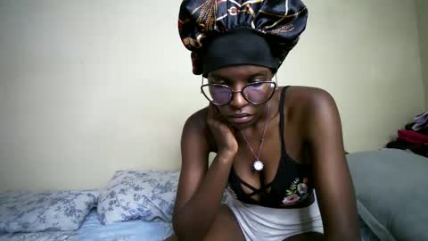 Snapshot of hott_asss chatting on 05.25.26 hott_asss online show from 05.25.26