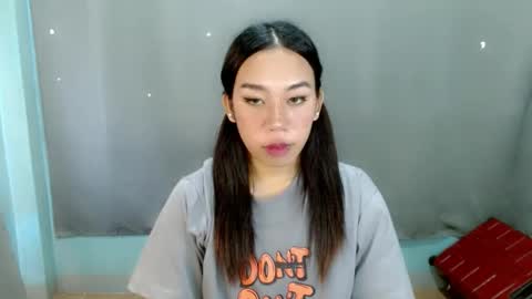 jelaigrande  online show from 02.20.25