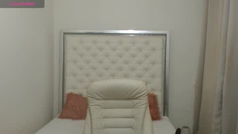 Snapshot of hott_eryka chatting on 02.03.25 Eryka online show from 02.03.25