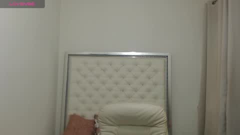 Snapshot of hott_eryka chatting on 02.03.25 Eryka online show from 02.03.25