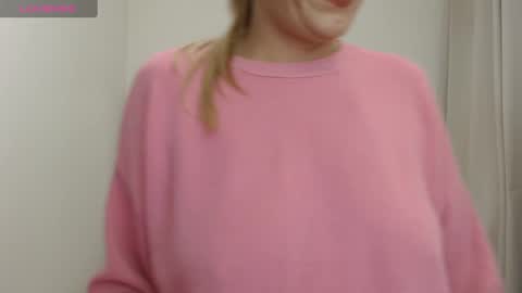 Snapshot of hott_eryka chatting on 02.08.25 Eryka online show from 02.08.25