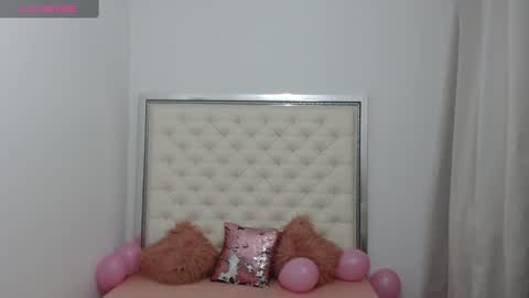 Snapshot of hott_eryka chatting on 02.22.25 Eryka online show from 02.22.25