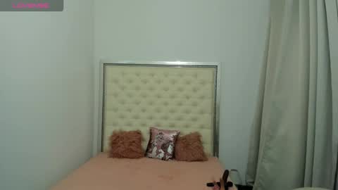 Snapshot of hott_eryka chatting on 11.03.25 Eryka online show from 11.03.25