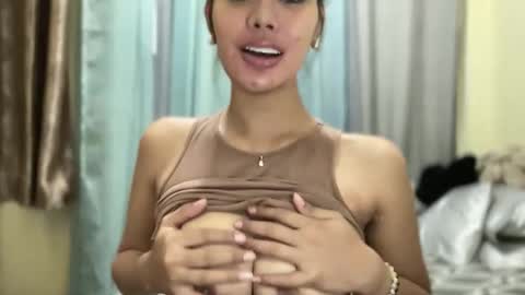 Snapshot of hottest_katarinaxxx chatting on 05.20.26 katarina online show from 05.20.26