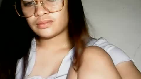 Snapshot of hottie_asianbabe chatting on 06.14.26 Leen online show from 06.14.26