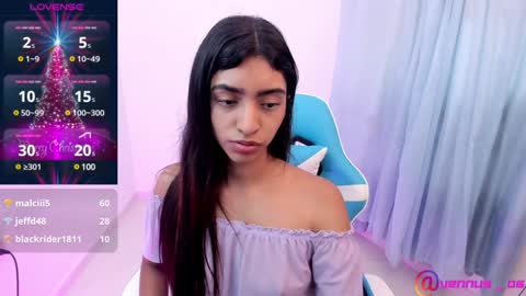 Snapshot of hottie_veronica chatting on 12.23.24 Veronica independent model online show from 12.23.24