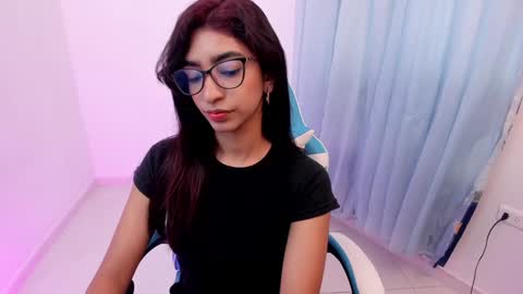 Snapshot of hottie_veronica chatting on 02.04.25 Veronica independent model online show from 02.04.25