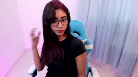 Snapshot of hottie_veronica chatting on 02.07.25 Veronica independent model online show from 02.07.25