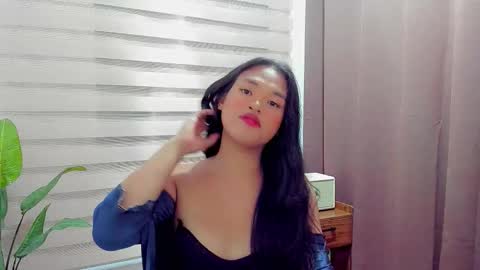 Maxine online show from 09.08.25