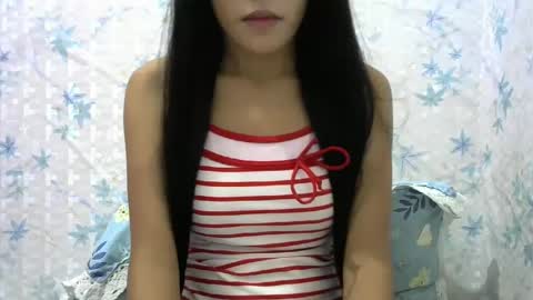 Snapshot of hotties_jen chatting on 12.06.24 jen online show from 12.06.24