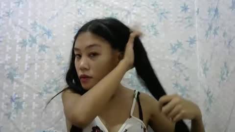 Snapshot of hotties_jen chatting on 12.14.24 jen online show from 12.14.24