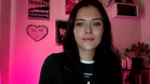 Snapshot of hottietat4u chatting on 10.29.25 Tat online show from 10.29.25