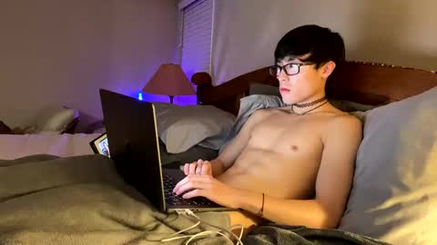 Snapshot of hottiewithabody101 chatting on 04.30.26 hottiewithabody101 online show from 04.30.26