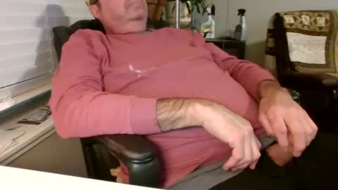 Snapshot of hottop_1981 chatting on 01.14.25 Hottop 1981 online show from 01.14.25