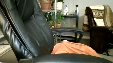 Snapshot of hottop_1981 chatting on 03.04.25 Hottop 1981 online show from 03.04.25