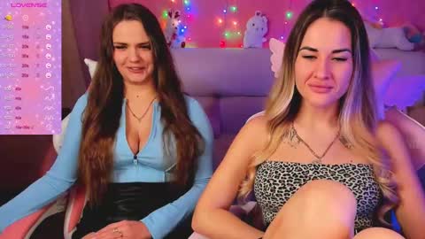 Snapshot of hotty_girls_here chatting on 03.10.25 Ivanna and Jessica online show from 03.10.25
