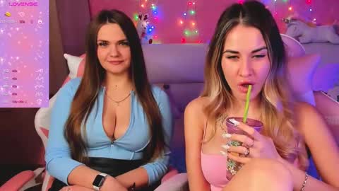 Snapshot of hotty_girls_here chatting on 03.12.25 Ivanna and Jessica online show from 03.12.25