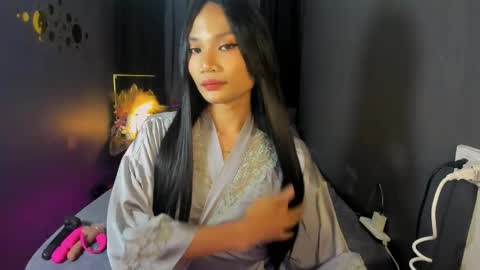 Hi i am Jane half vietnamese and half pinay and would like to meet good person here XOXO online show from 05.21.26