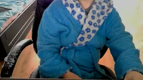 Snapshot of hotty_mary chatting on 04.18.26 Mary online show from 04.18.26
