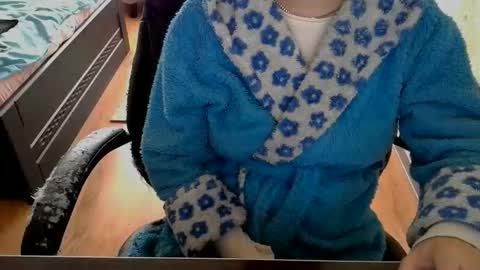 Snapshot of hotty_mary chatting on 04.23.26 Mary online show from 04.23.26
