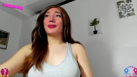 Snapshot of hottycrishinaxx chatting on 12.21.24 crishinahotty online show from 12.21.24