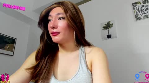 Snapshot of hottycrishinaxx chatting on 12.24.24 crishinahotty online show from 12.24.24