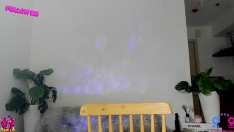 Snapshot of hottycrishinaxx chatting on 01.25.25 crishinahotty online show from 01.25.25