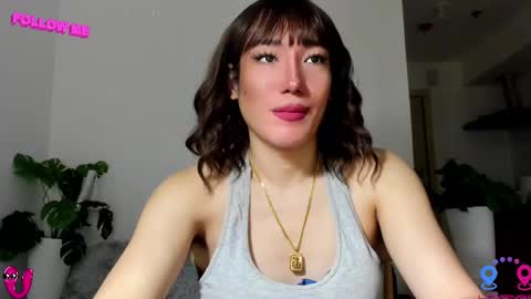 Snapshot of hottycrishinaxx chatting on 02.22.25 crishinahotty online show from 02.22.25