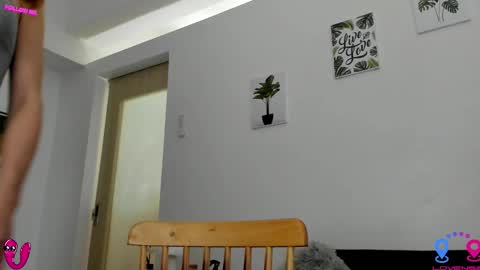 Snapshot of hottycrishinaxx chatting on 10.12.25 crishinahotty online show from 10.12.25