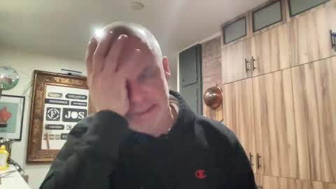 Snapshot of howlingatnothing chatting on 12.16.24 howlingatnothing online show from 12.16.24