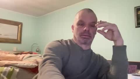 Snapshot of howlingatnothing chatting on 01.19.25 howlingatnothing online show from 01.19.25