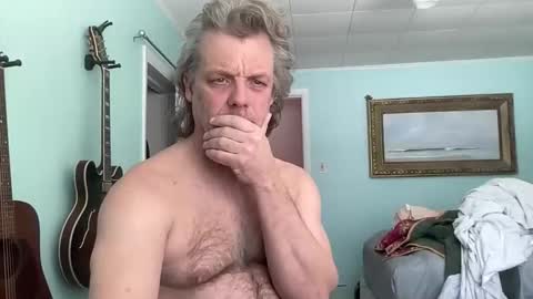 Snapshot of howlingatnothing chatting on 02.17.26 howlingatnothing online show from 02.17.26