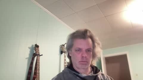 Snapshot of howlingatnothing chatting on 02.18.26 howlingatnothing online show from 02.18.26