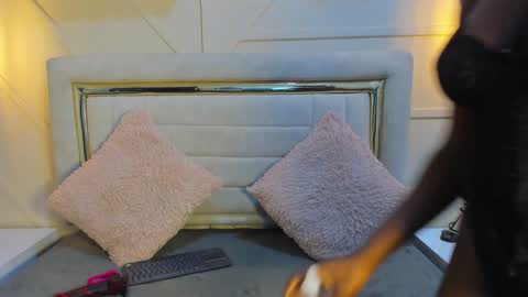 Snapshot of huddah_cam chatting on 01.02.25 huddah online show from 01.02.25