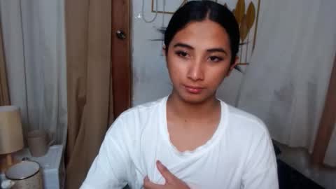 Snapshot of hugeasiancockandrea chatting on 10.06.25 drea online show from 10.06.25