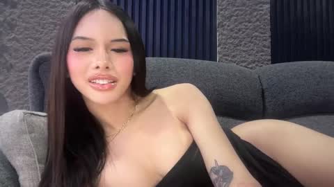 Snapshot of hugecockeightine chatting on 10.20.25 Tine Castillo online show from 10.20.25