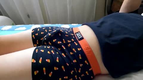 Snapshot of hugecumshots1 chatting on 01.14.25 HugeCumshots online show from 01.14.25