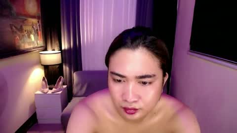 Snapshot of hugemusclecockts chatting on 06.19.26 yesha fox online show from 06.19.26