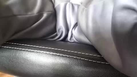 hugepecker131 online show from 10.06.25