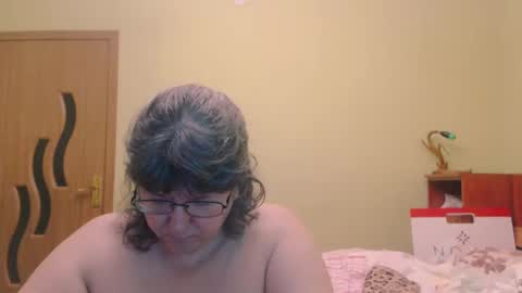 Snapshot of hugetitsxxx chatting on 12.30.24 HugeTitsXXX online show from 12.30.24