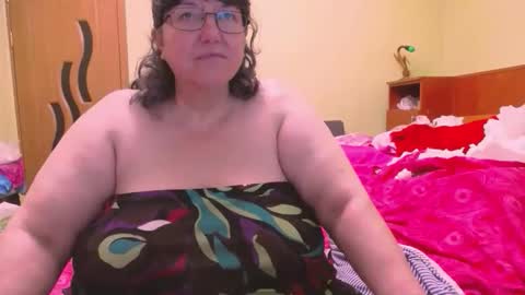 HugeTitsXXX online show from 01.14.26